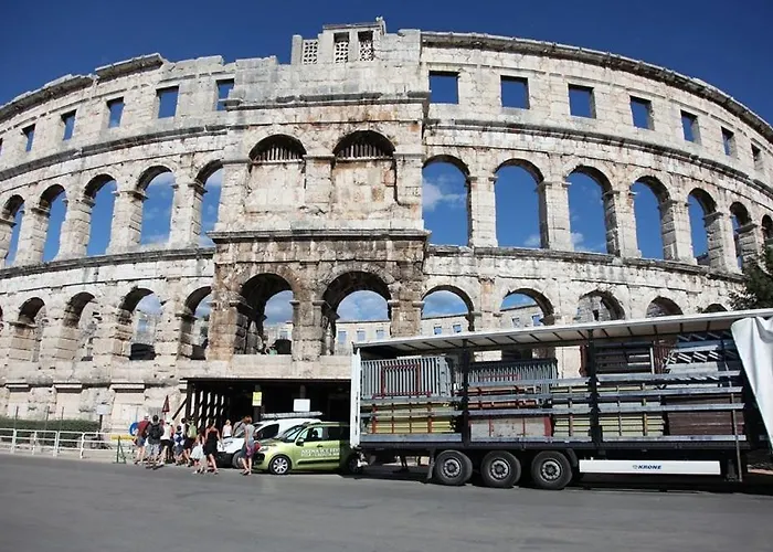 شقة Saric بولا